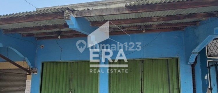 For Sale! 2-Unit Shop House in a Very Strategic Location, Directly on the Main Road and Near the Market Area. 1