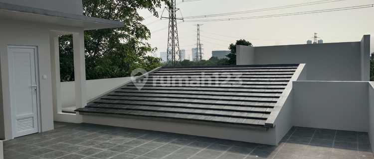 Rumah Baru Hadap Tenggara di Metland Puri 1