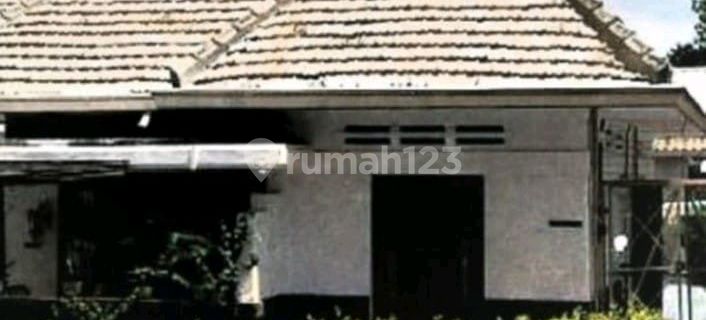 Rare! Wiyung House with Land Calculation in a Strategic Location, Zero Main Road. 1