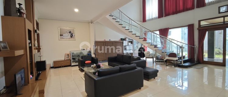 For Sale Large and Spacious House in Sekar Wangi Bandung 1