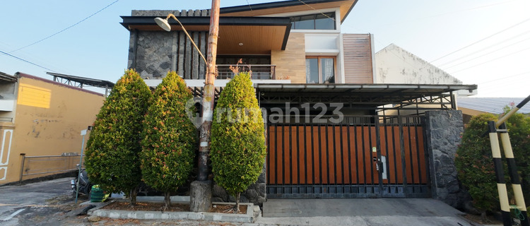 Luxury house for sale in Palur Jaten Solo near UNS campus 1