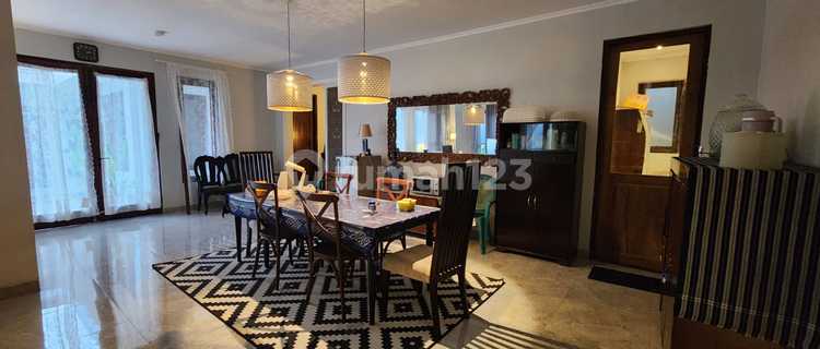 Rumah Cantik di Jajar Laweyan Solo Area Belakang Hotel Alila Solo 1