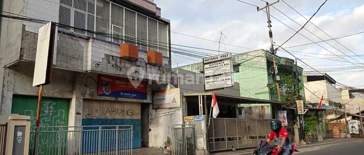 For Sale 3-Story Shop House Strategic Location Jl. Paseh, Tasikmalaya 1