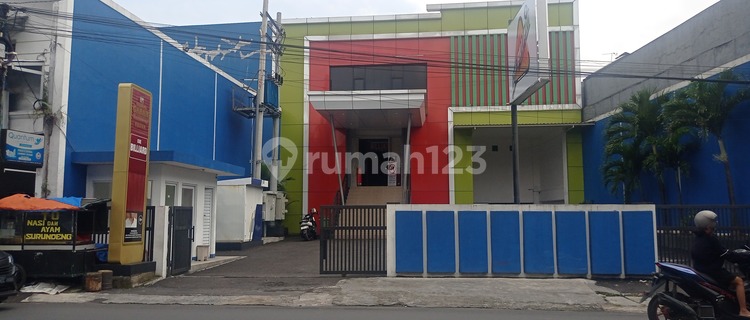 Spacious Shophouse Suitable for Joint Business or Sports Venue at Cue Bilyard, Jl. Cieunteung, Tasikmalaya 1
