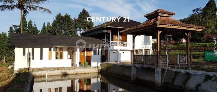 Dijual Cepat Villa di Cipeundeuy Sukabumi Suasana Tenang Nyaman 1