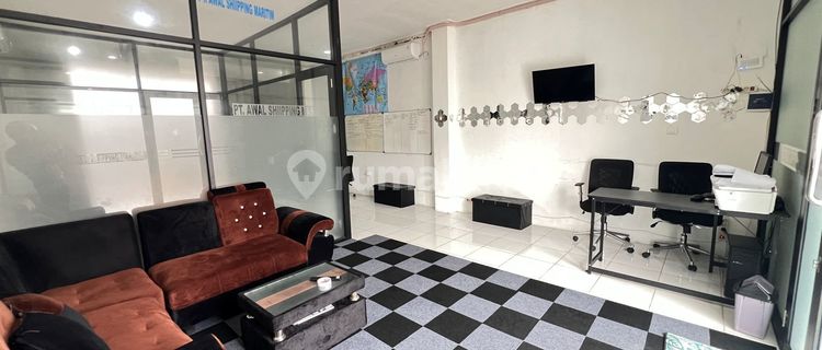 Ready-to-Use Shop House with Good AC, Strategic Location 1