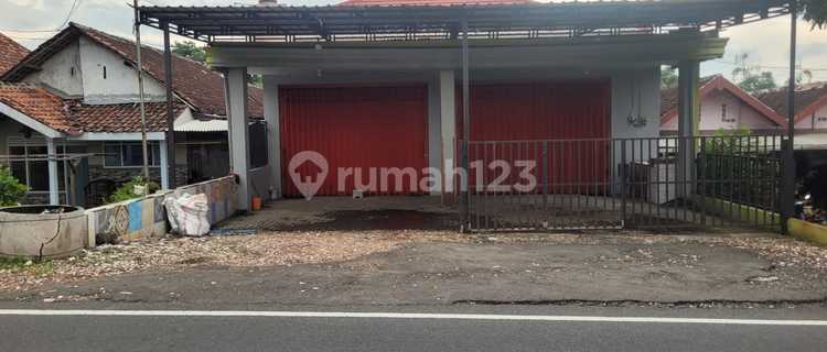 Strategic House and Shop in Purwosari Area Near Purwodadi Plaza Toll Road 1