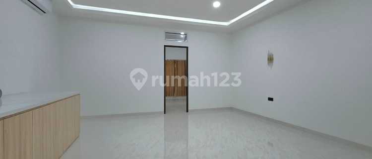 For Sale Fast House in Green Ara Residence Cluster, Harapan Indah City 1