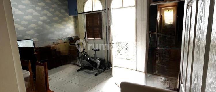 For Sale: Ready-to-Operate Shop House, 3½ Floors, Fronting Bpk Singgasana School, Singgasana Pradana Complex 1
