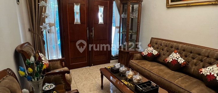 For Sale 2-Story House Tebet 1