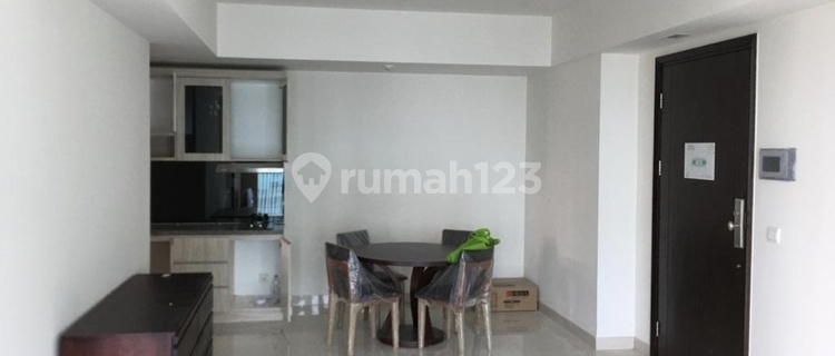 For Sale: Kensington Royal Suite Apartment in Kelapa Gading. Cheap Sale. Quick Sale. Strategic Location. Ready to Occupied, Clean, Tidy, Well-Maintained. Exclusive and Secure. 1