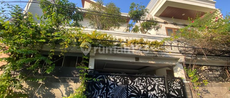 3-Story House and Boarding House with Strategic Location in East Jakarta 1
