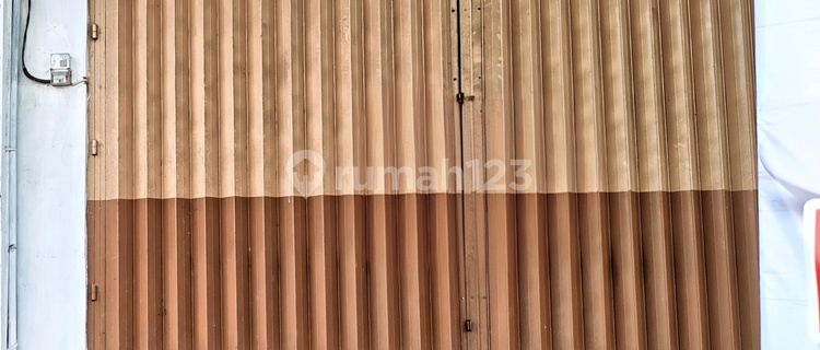 Ready-to-Use Shophouse in Srengat 1