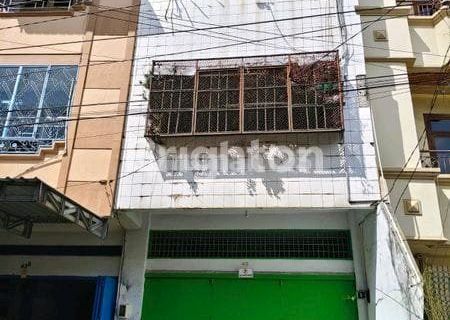 3-Storey Ruko with SHM Ready for Occupancy in the Center of Makassar City 1