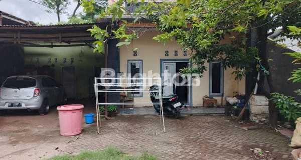 Rumah Tanah Luas Siap Huni LT 300M² di Kapasa Raya, Makassar 1