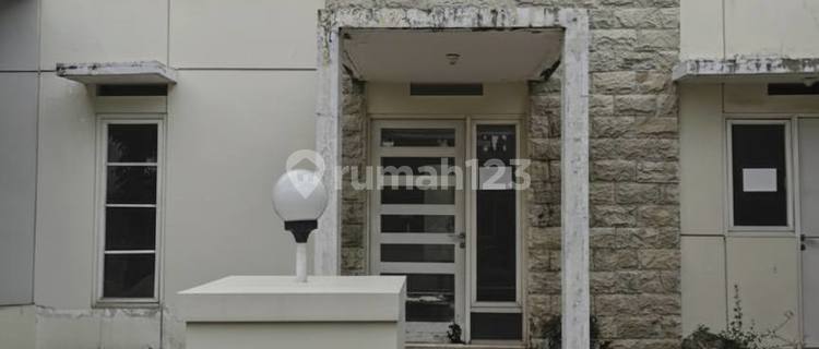 For Quick Sale: New Valencia Icon House in Puri Surya Jaya - Freshly Built 1