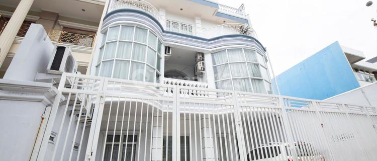 For Sale 4-Storey House in Citra 2 Extension, West Jakarta 1