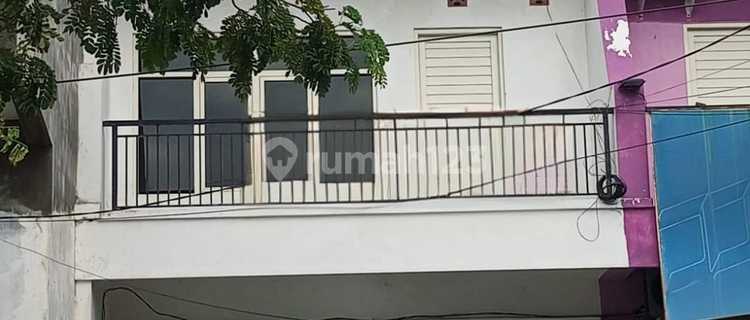 For Sale, 2-Story Ready-to-Use Shop House on Jl. Raya Wonorejo 1