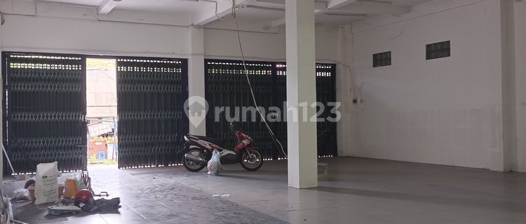 For Sale Strategic 2-Story Shop House Building - South Kuta 1