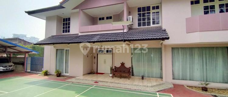 Rumah Bergaya Modern di Kebayoran Baru 2 Lantai 1