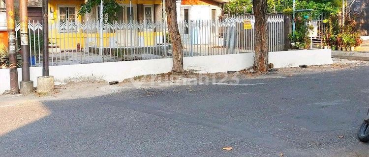 Dijual Rumah Tengah Kota di Jalan Kemuning Raya 1