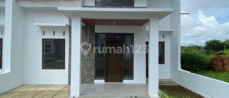 Ready-to-Live Minimalist House in Cilacap 1