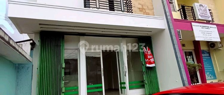 Ready-to-Use Business Shophouse in Jagakarsa, South Jakarta 1