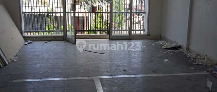 For Rent: Strategic Location Shop House in Surapati, Bandung 1
