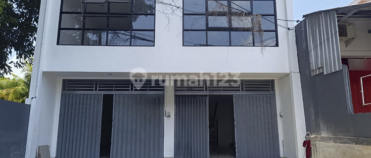 2-Storey Shop House in a Busy & Strategic Location in Padangsambian Near Kerobokan, Bali 1