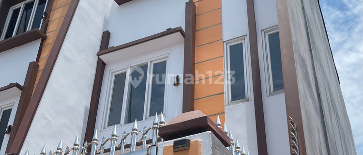 New 3-Storey House with SHM in Kemayoran, Taruna Raya