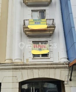 Shop House Near 4 Floors to CBD Kuningan, South Jakarta 1
