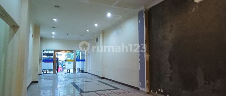For Rent 4-Story Shop House in Commercial Area 1