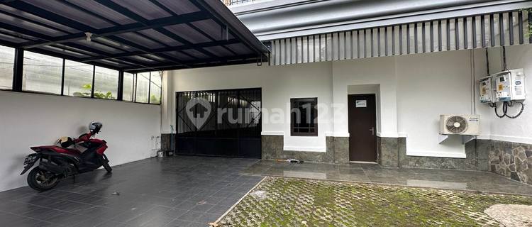 For Rent: Comfortable Residential House in Menteng 1