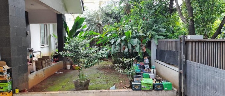 For Sale: Comfortable Residential House in a Strategic Neighborhood 1