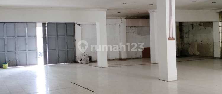 Ruko on Sudirman Street Suitable for Business and Office 1