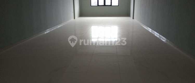 Ruko Jln Terusan Kopo Katapang 240.0 M² Unfurnished 1