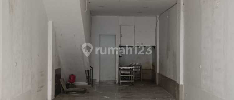 For Rent: 3-Story Roadside Ruko in Green Ville 1