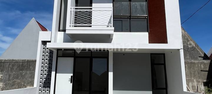 Rumah Stategis di Kota Cilacap, Akses Depan Jalan Utama 1