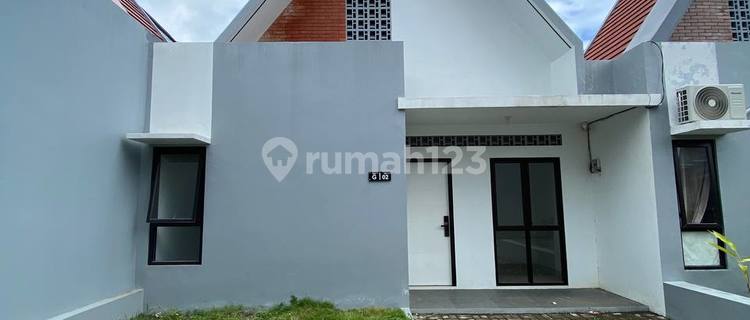 1-Story Minimalist House, Fronting Main Road, Jeruklegi 1