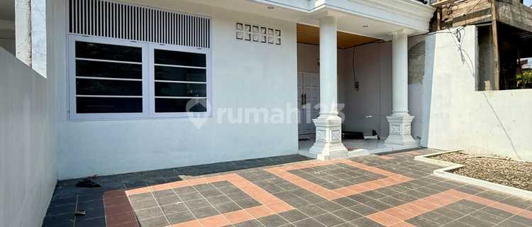 For Sale Two-Storey New House in a Complex in Cinere Equipped with Swimming Pool 1