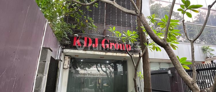 3.5-Story Shop House in Tebet for Sale Below NJOP, Well-Maintained Building, Fully Furnished, Rare Furnished Shop House Available. 1