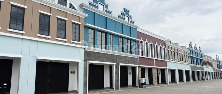 Rotterdam 2-Storey Shop House with Rooms on the 2nd Floor, Price 1M Fast! 1