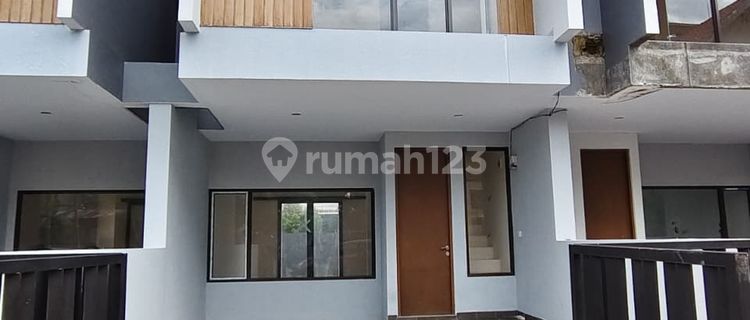 Rumah, 2 Lantai, Dekat Sekolah Negeri, Ada di Lingkungan Islami, Dekat Bandara Makassar 1
