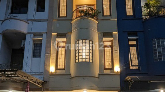 3-Story Ruko Zero Jalan S Parman Blimbing Malang 1