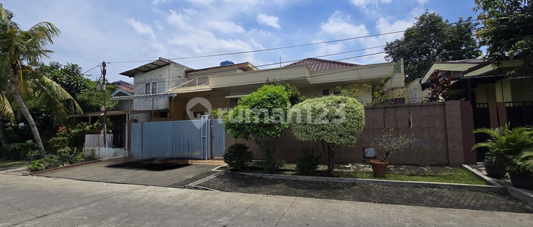 Jual Cepat Rumah Indah Lingkungan Asri Lokasi Strategis di Kebayoran Lama, Jakarta Selatan 1