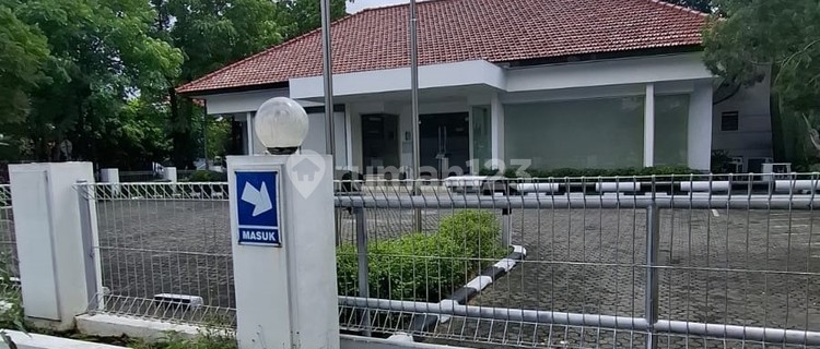 Disewakan Gedung di Jalan A.yani Dekat Simpan 1