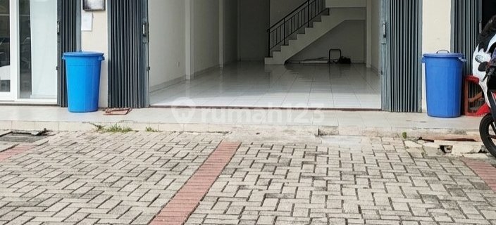 For Rent New 3-Storey Shop House in Duta Indah Sentoha Periuk Tangerang Warehouse Area 1