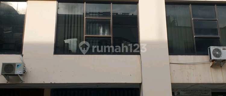 Segi 8 Commercial Building 1