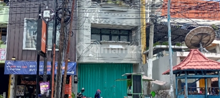 Shop House 3 Floors Ground Level on Trunojoyo Street, Bangkalan City Center, Near Jokotole, For Sale 1