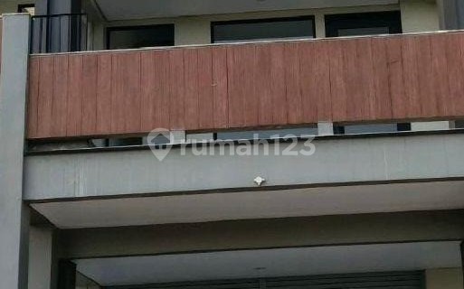 Strategic Shop House in Sasakirana, New Parahyangan City 1